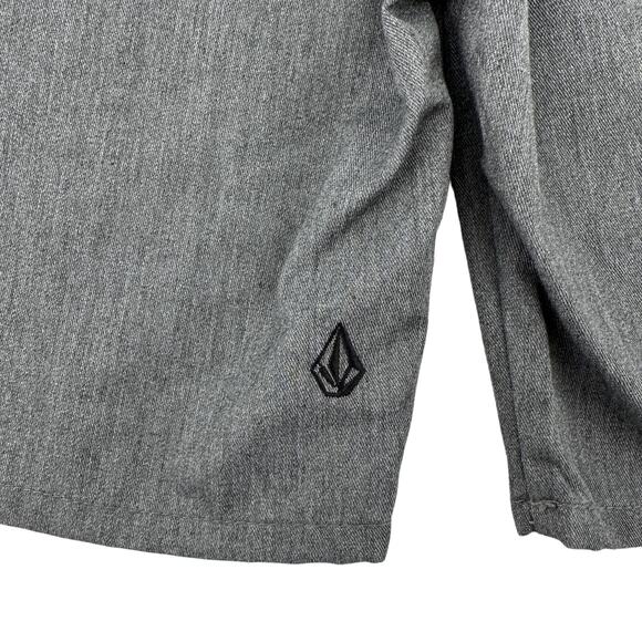 Volcom Frickin Charcoal Gray Chino Shorts Boys Size 16 Large 28 8" Inseam - Picture 4 of 7
